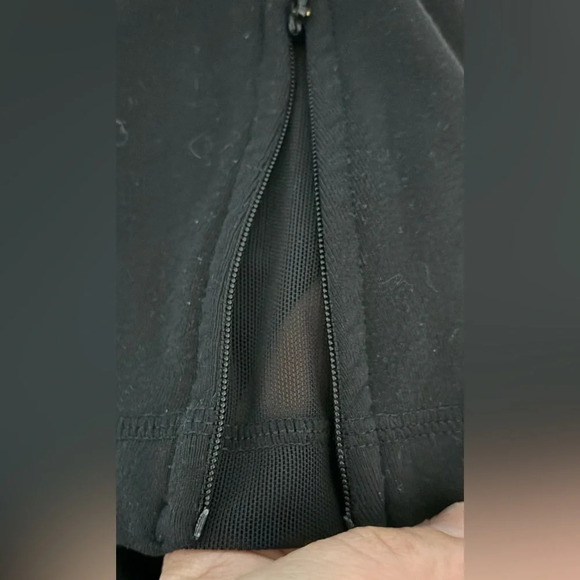 Preowned Lululemon Sirsa tank top built in shelf bra ribbon and mesh details - Picture 3 of 6